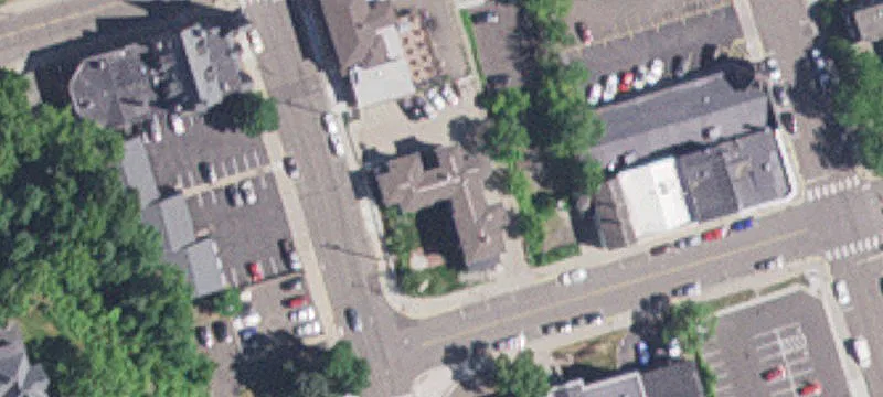 106 Chestnut E St