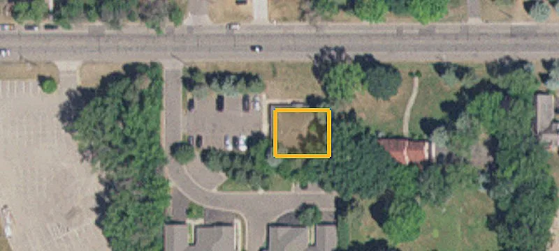 200 Thompson E Ave