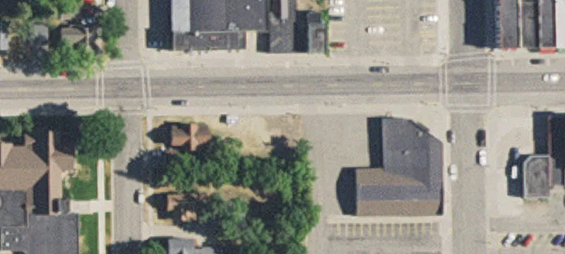 613 Sinclair Lewis Ave