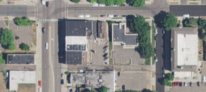 110 4th E St