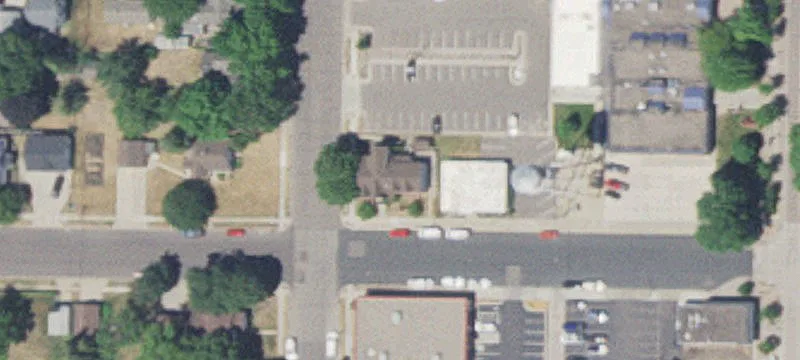 33 4th NW St