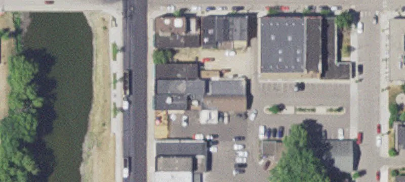 144 Riv N St
