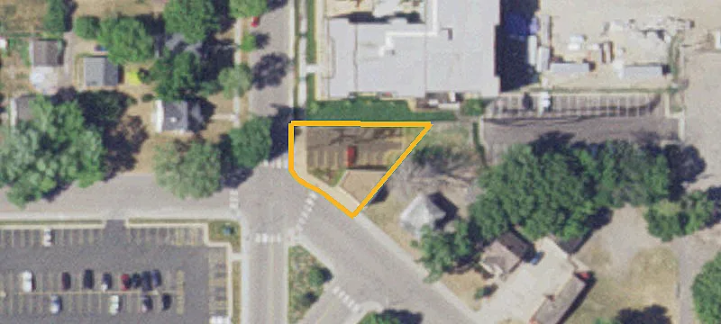 15 2nd NW St
