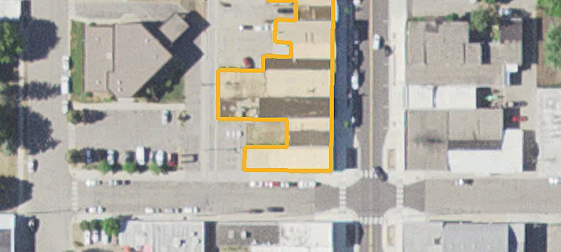 26 Oak N Ave