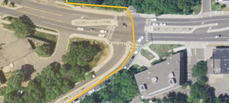 900 Wayzata E Blvd