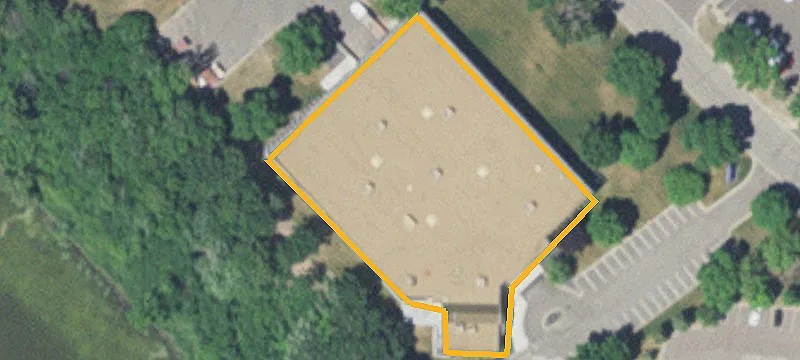 1225 Lakeview Dr