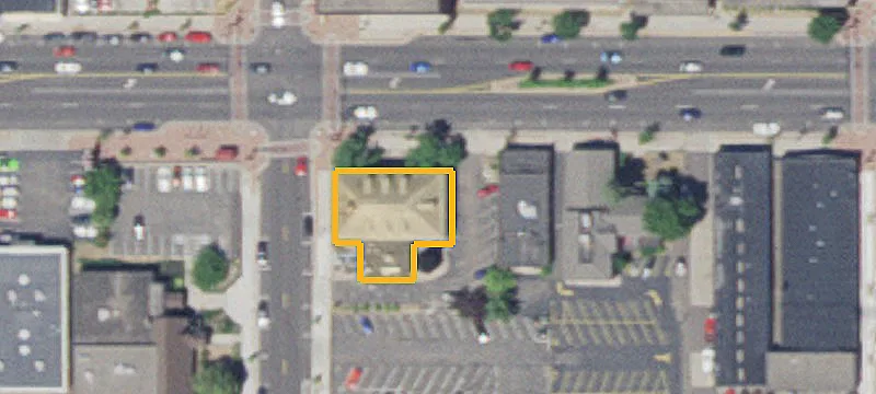 300 Main St