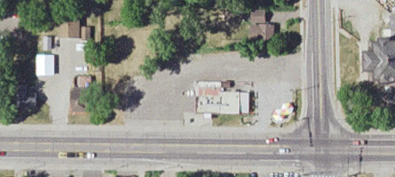 221 Nelson Blvd