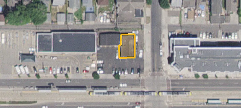 865 University W Ave