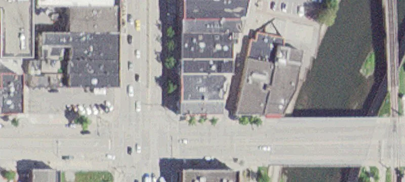 328 Broadway S Ave