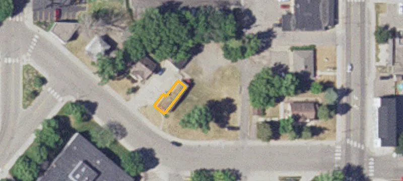 7 2nd NW St