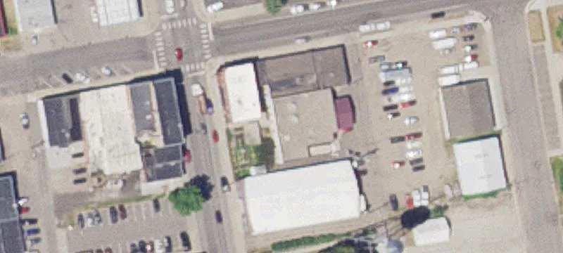 115 1st E St