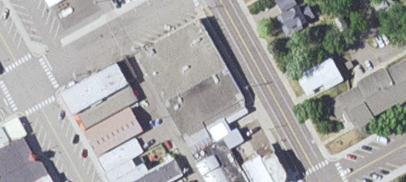 221 Broadway N Ave