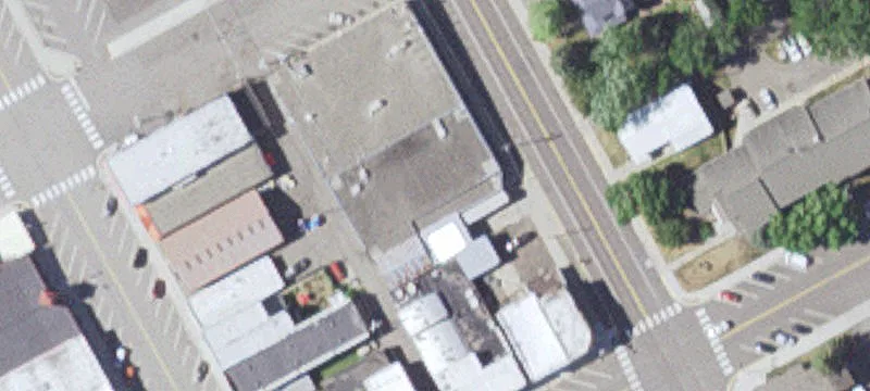 221 Broadway N Ave