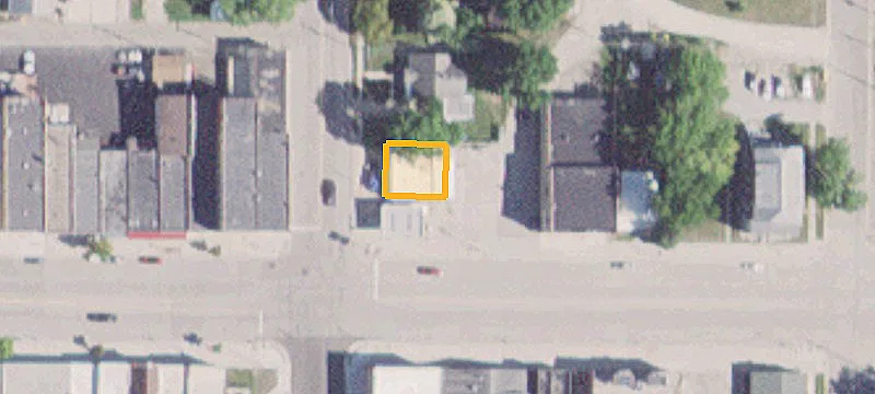 704 2nd St
