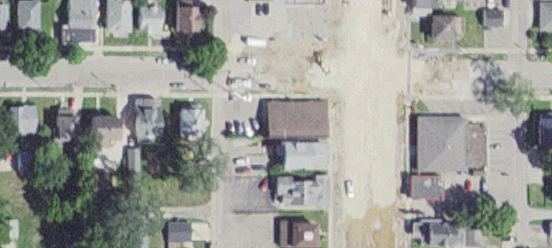 923 Broadway N Ave