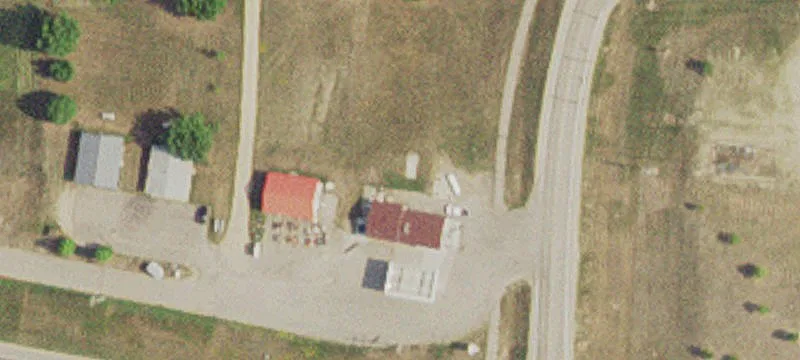 300 Frontage W Ave