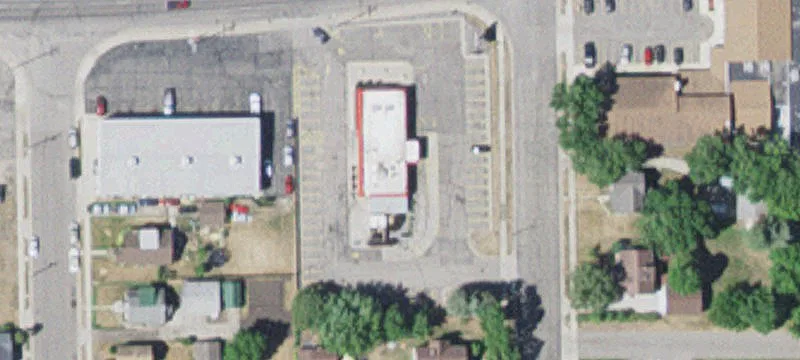 200 3rd S St