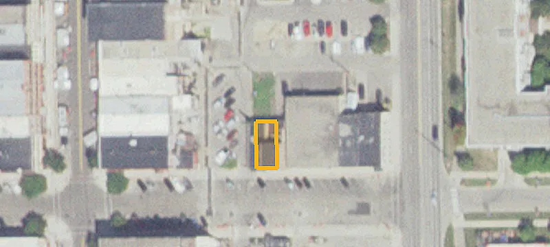 18 2nd NE St