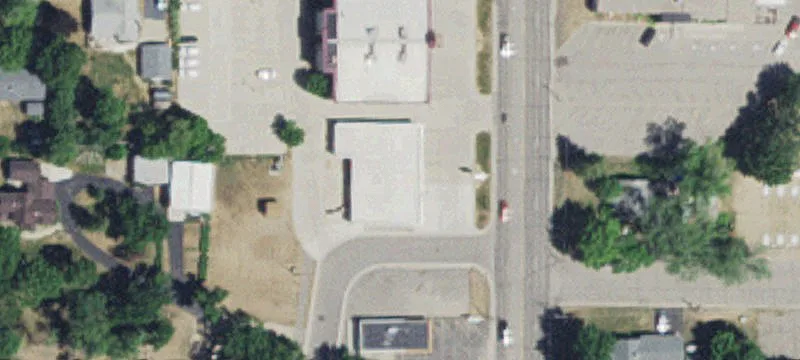 503 Nokomis St