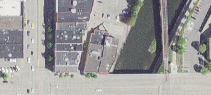 11 4th SE St