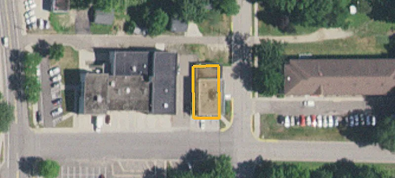 300 Hoffman W St