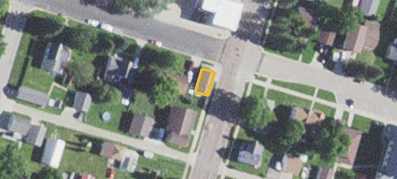 211 Ctr S Ave