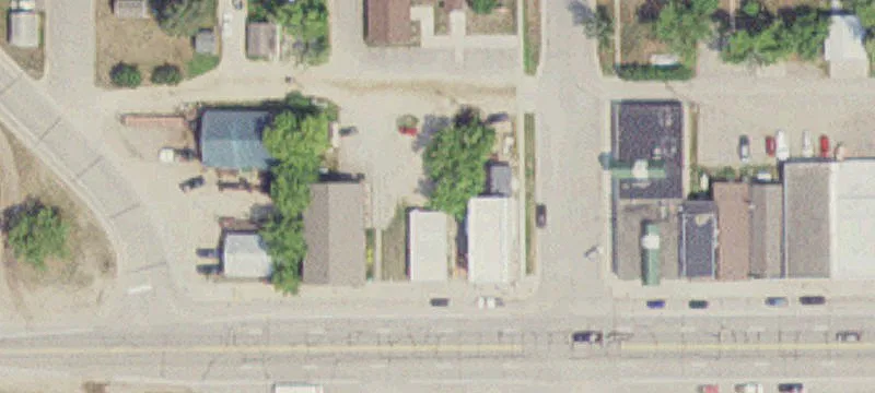 18 Main E St