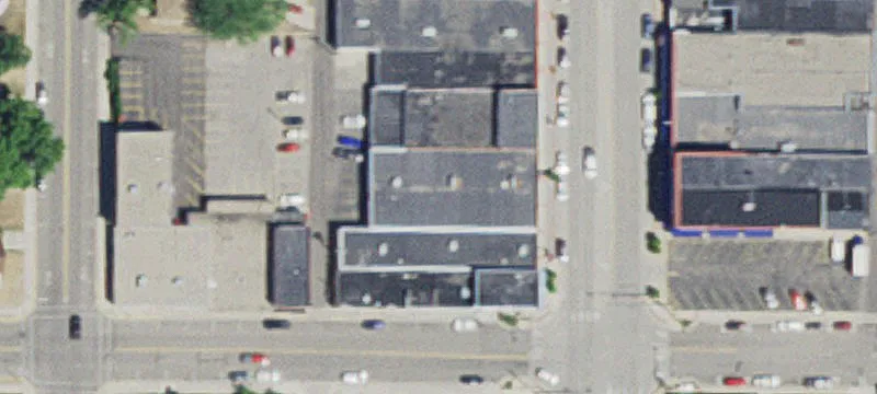 422 Broadway St