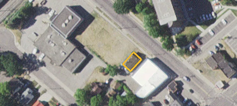 27 2nd NE Ave