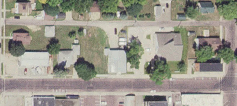 25 1st NW St