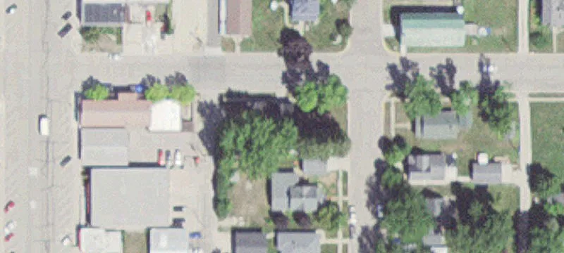 124 2nd E St