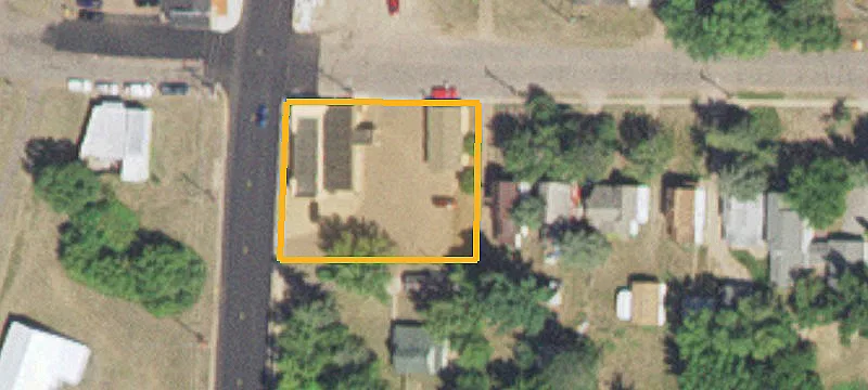 3002 Main St