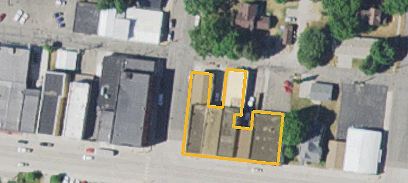 110 4th St