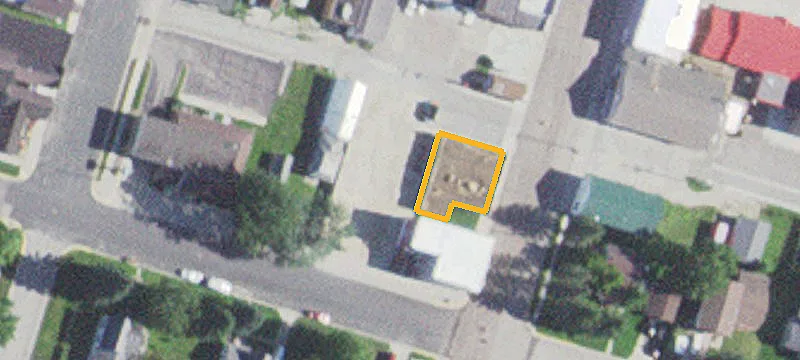 119 Ctr S Ave