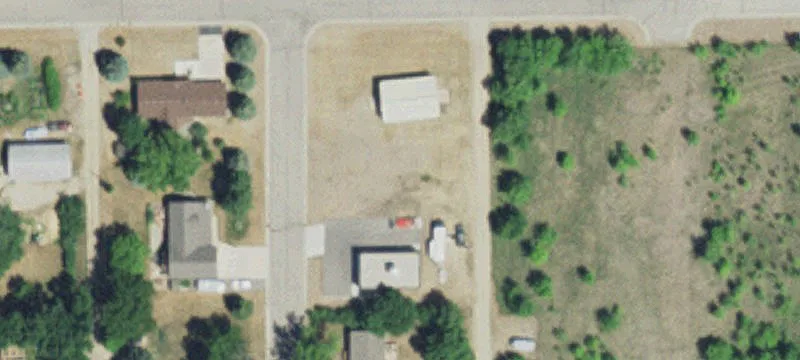 302 Muyres Ave