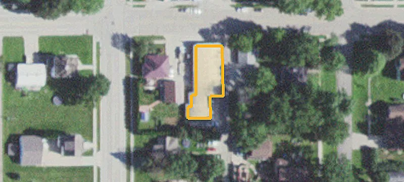 112 Eyota St