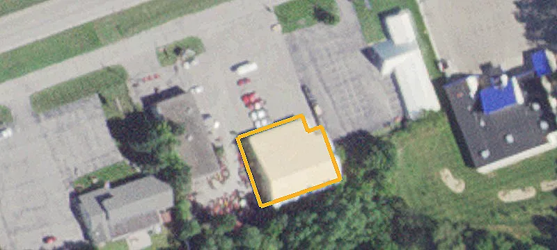2048 Hwy 14th E