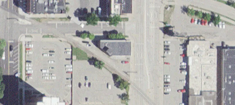 223 Broadway N Ave
