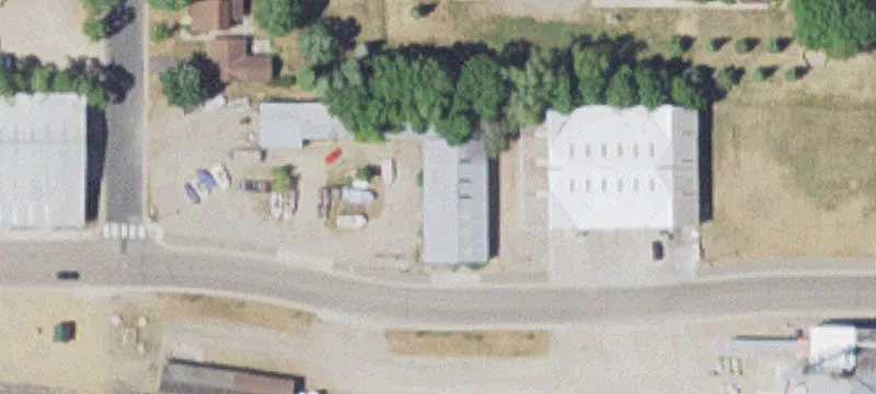 504 Railroad Ave