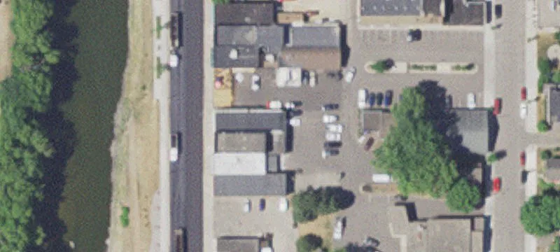 128 Riv N St