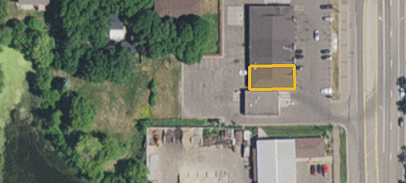 1988 Main St