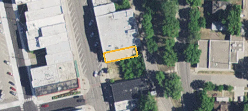 122 1st St