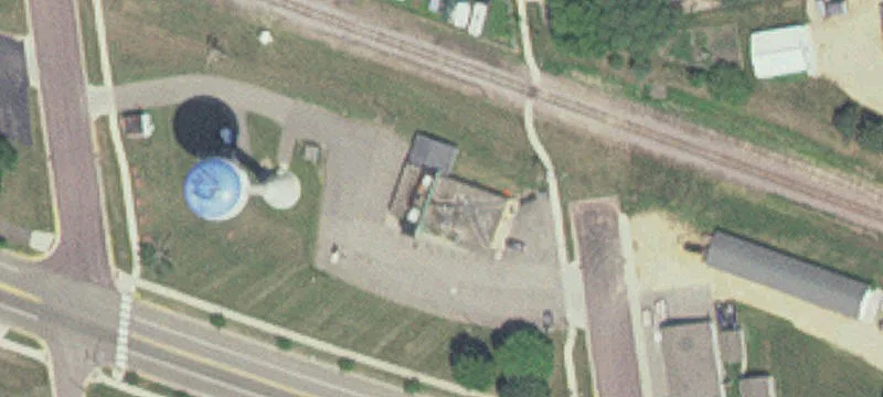100 2nd St