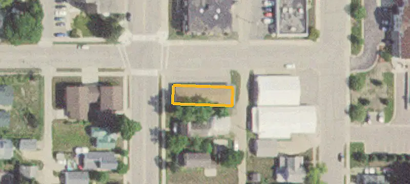 302 Main St