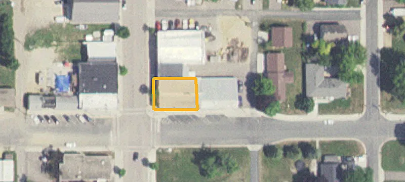421 Main St
