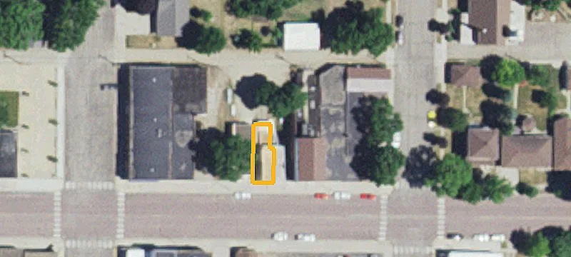 737 Main St