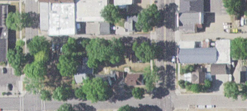 911 Hennepin N Ave