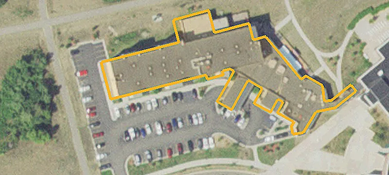 927 Lk Shr NE Dr