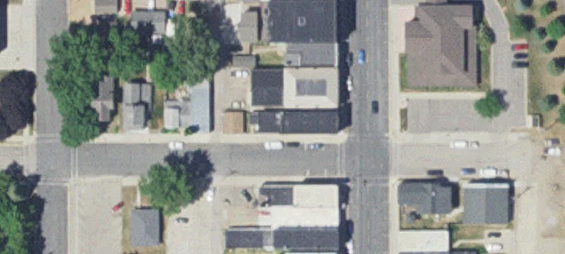 124 1st S St
